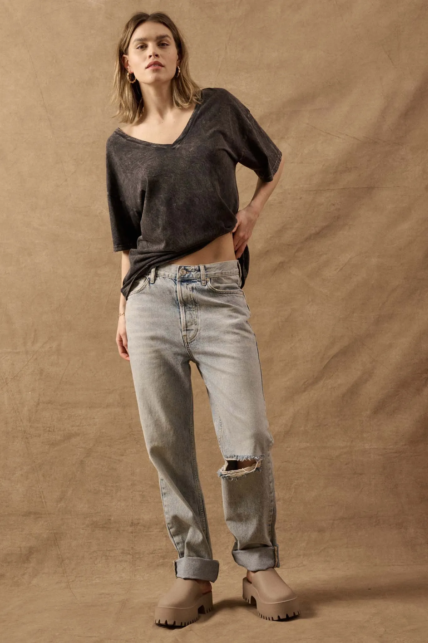 Big Mood Vintage-Wash Oversize V-Neck Tee