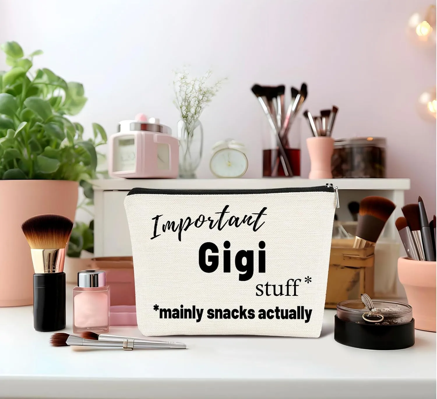 Gigi Gifts Makeup Bag, Gifts for Gigi, Important Gigi Stuff Cosmetic Bags for Women, Best Gigi Ever Gifts, Gigi Gifts for Grandma, Gigi Gifts for Christmas, Gigi Makeup Pouch Zipper Pouch