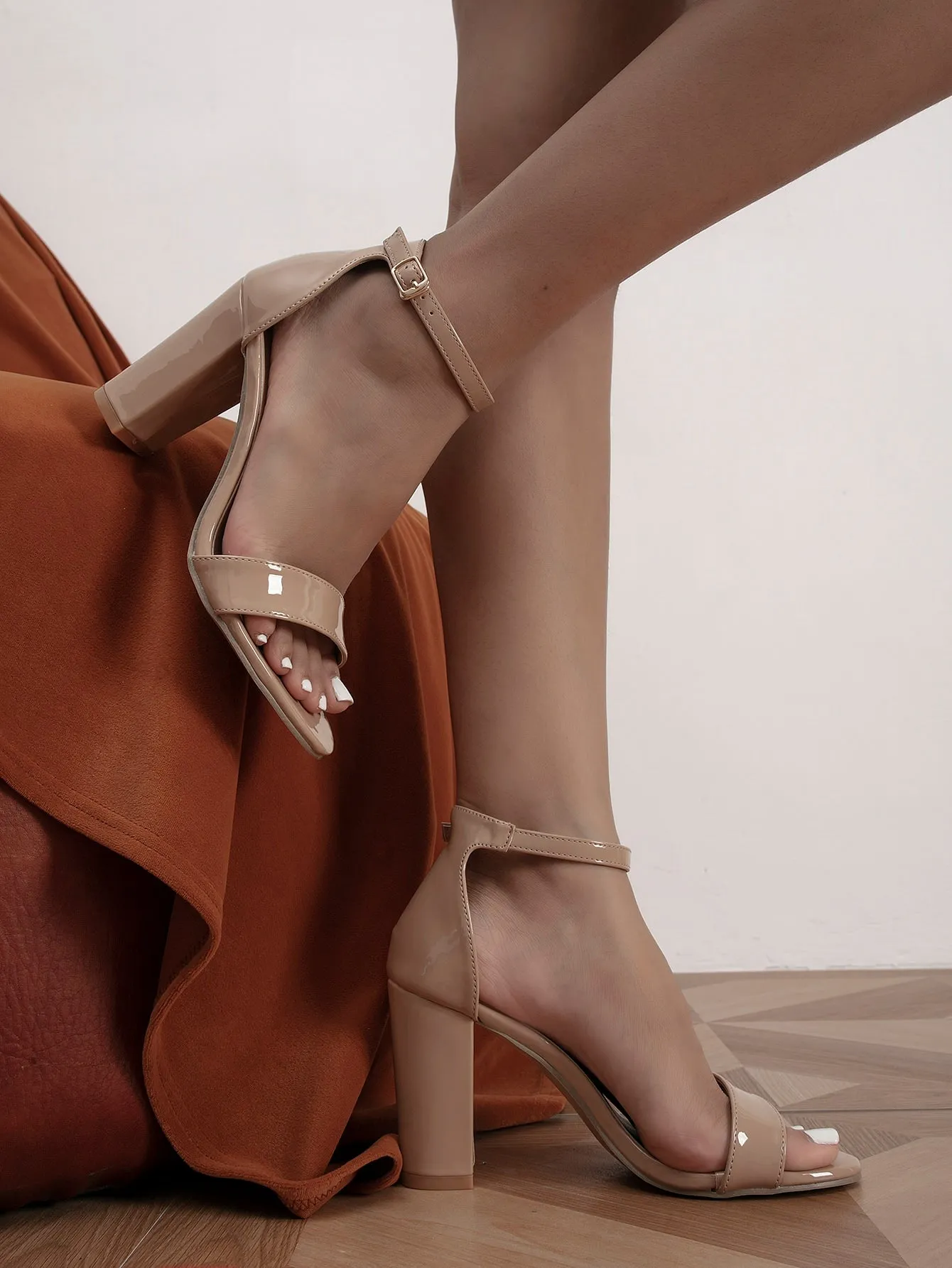 Minimalist Ankle Strap Chunky Heeled Sandals