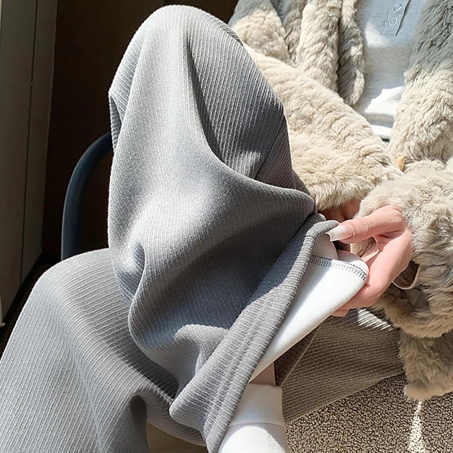 NATHGAM Women's Sweatpants Winter Warm Fleece Lined High Waist Wide Leg Pants Lightweight Comfy Fashion Y2K Street Trousers