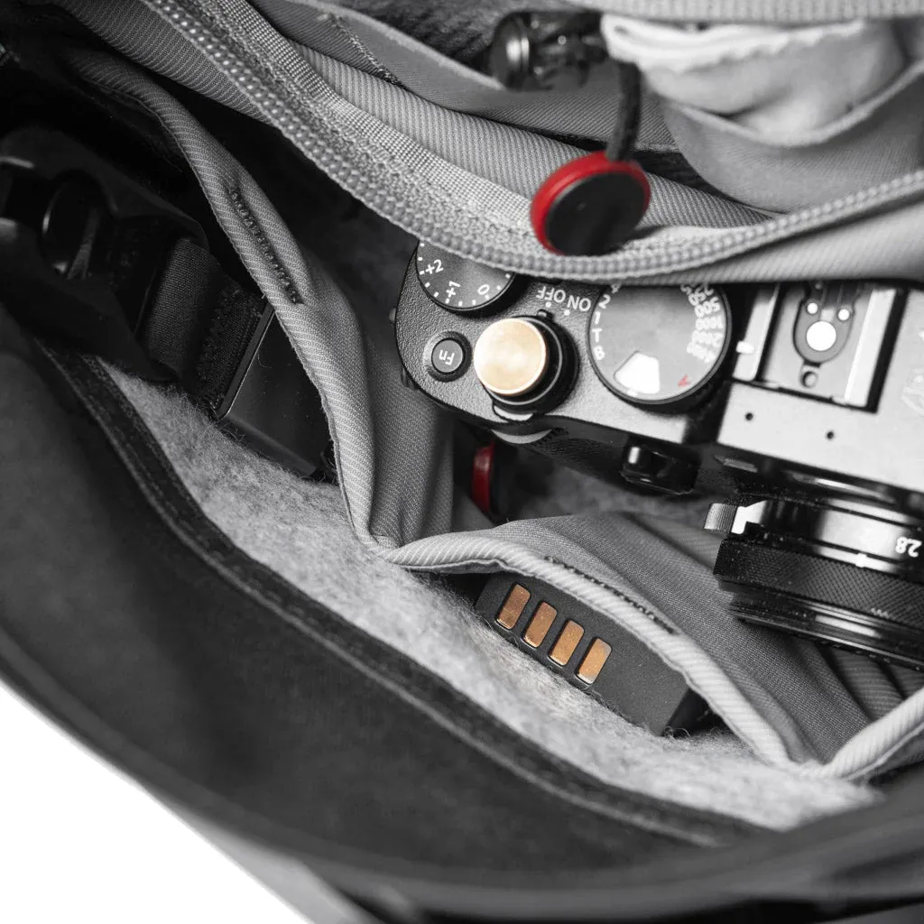 Peak Design Field Pouch V2