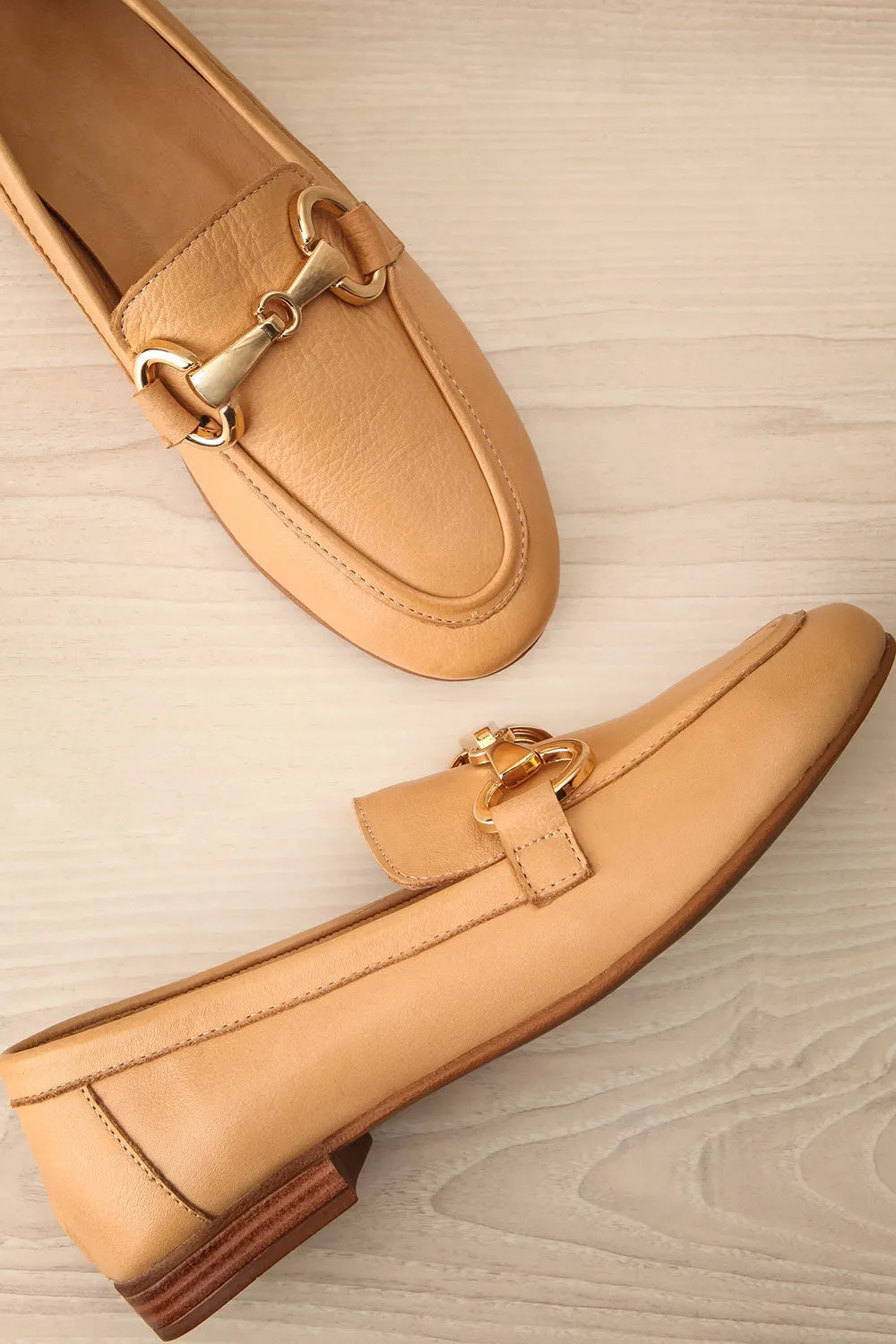 Sambina Caramel | Leather Loafers w/ Golden Hardware