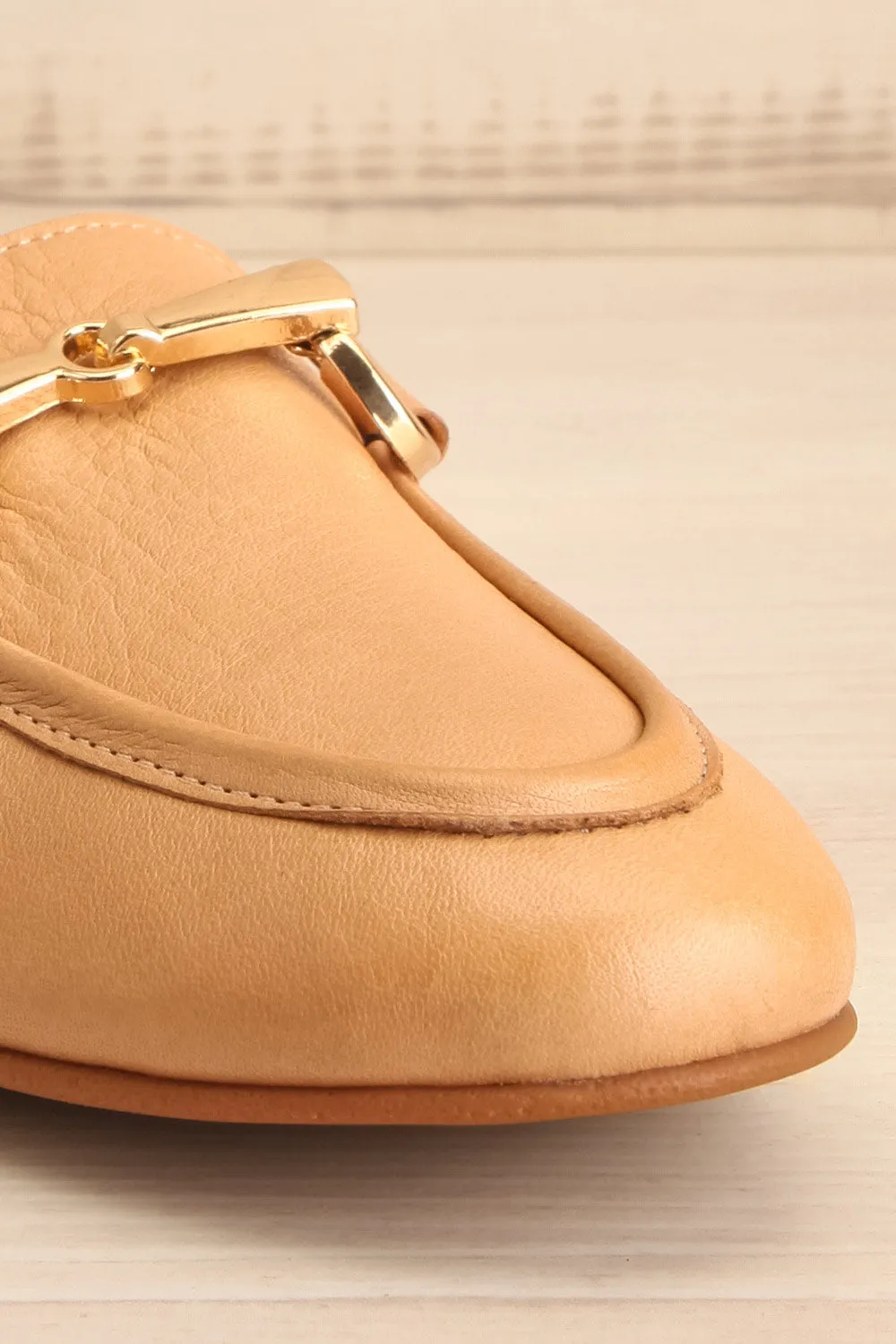 Sambina Caramel | Leather Loafers w/ Golden Hardware