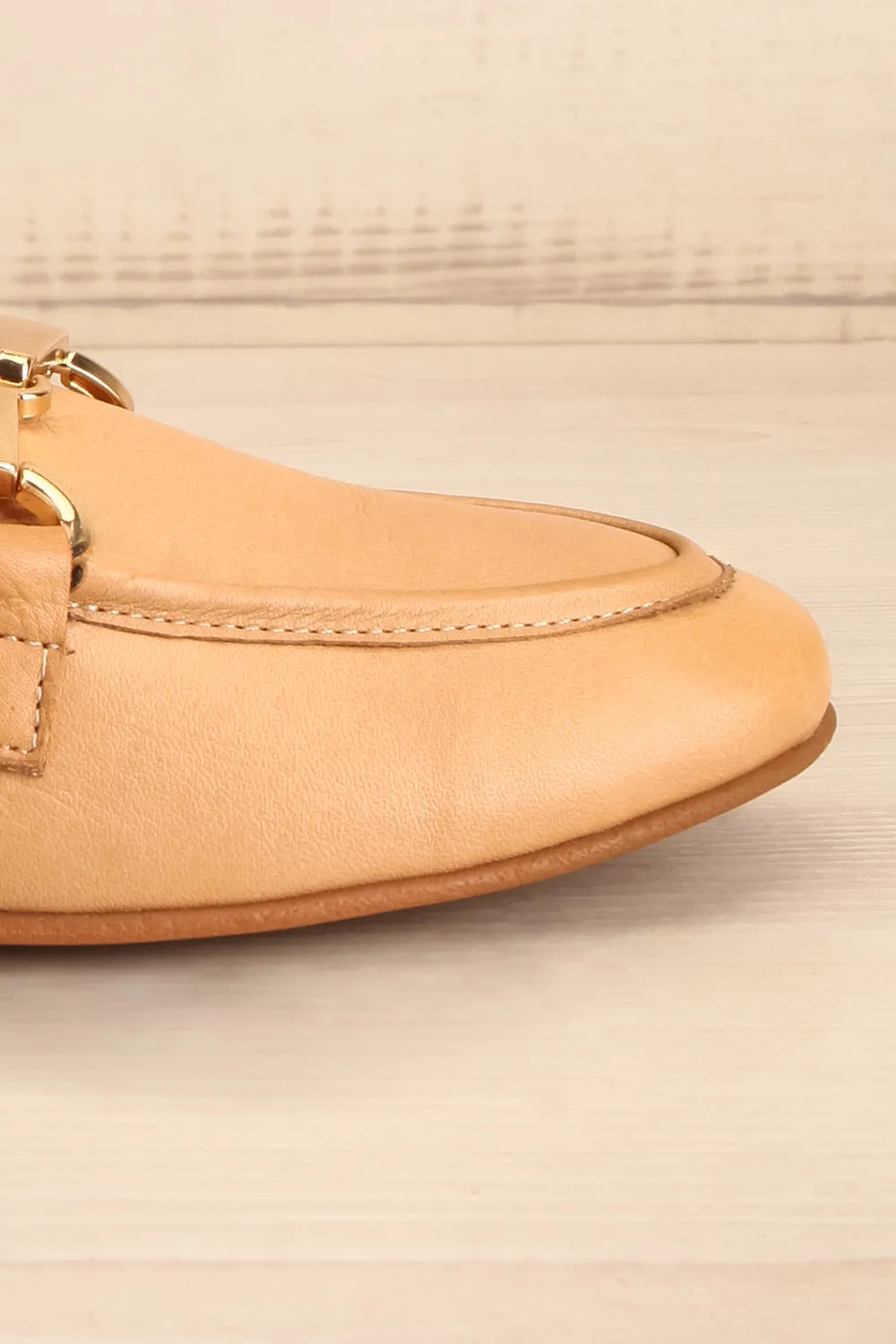 Sambina Caramel | Leather Loafers w/ Golden Hardware
