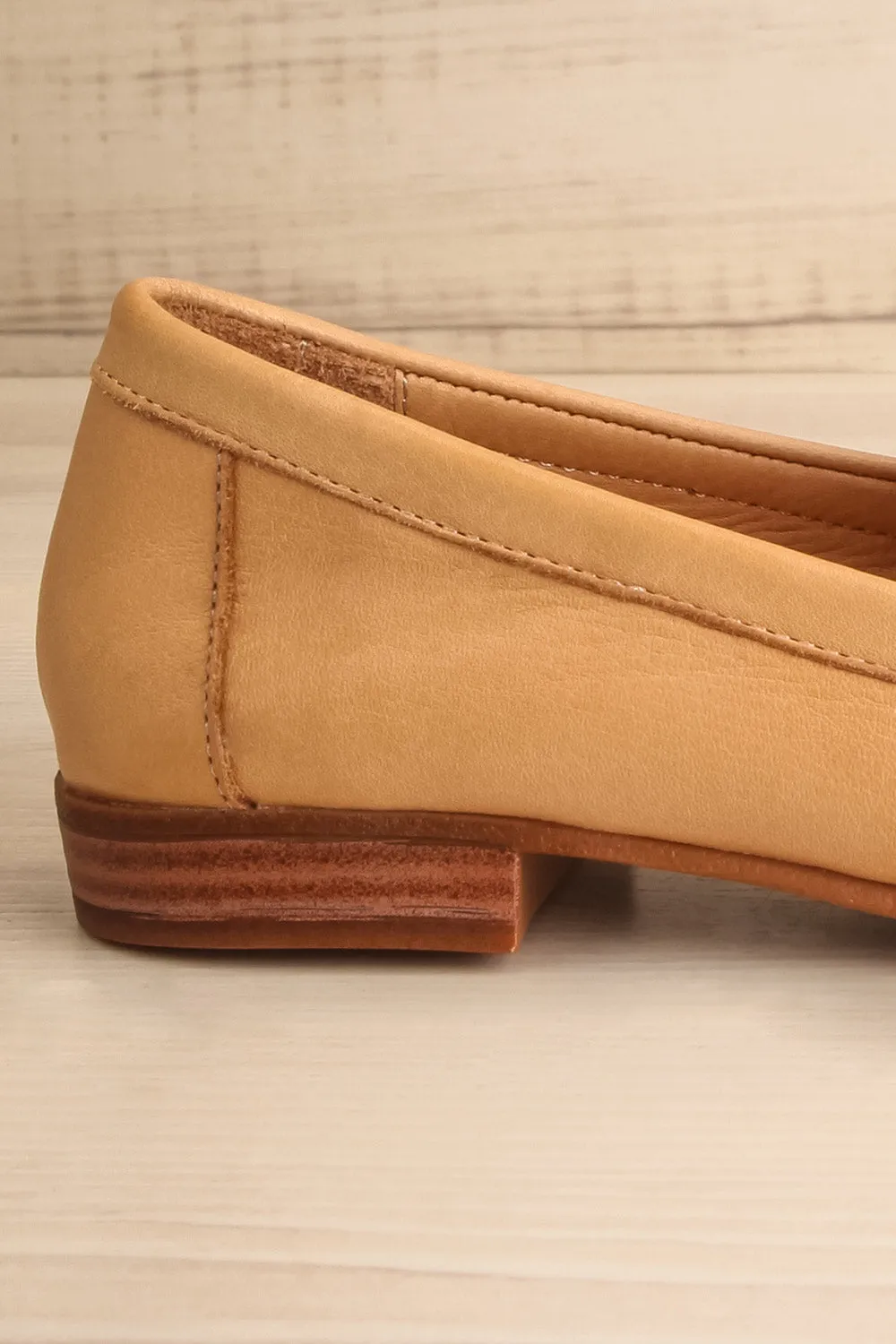 Sambina Caramel | Leather Loafers w/ Golden Hardware