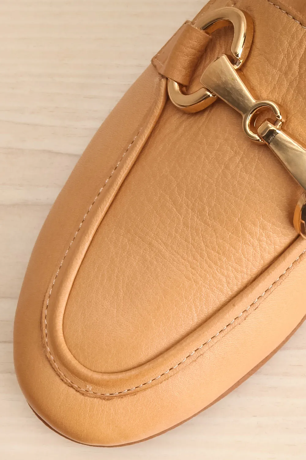 Sambina Caramel | Leather Loafers w/ Golden Hardware