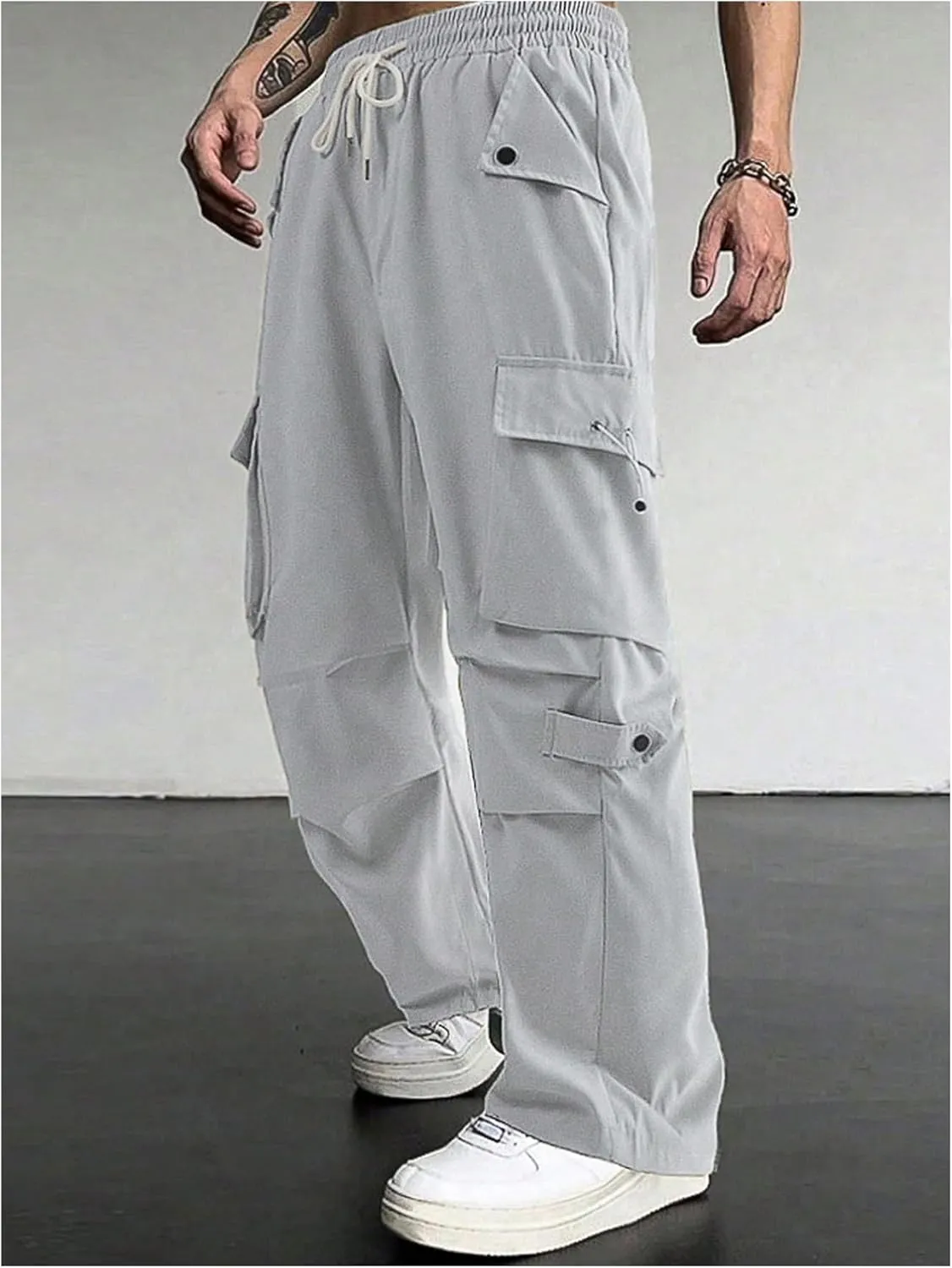 Verdusa Men's Casual Elastic Waist Flap Pockets Loose Cargo Pants Joggers