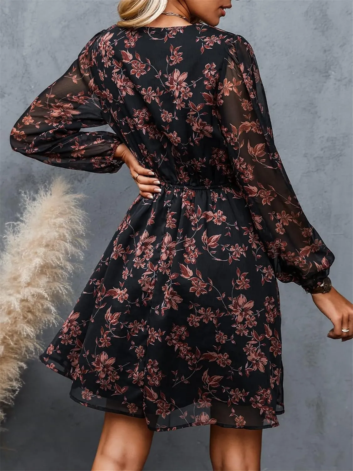 Women's Mini Flowy Chiffon Ditsy Floral Dress, Long Sleeve V Neck A-line Swing Dress, Boho Fit Short Dresses